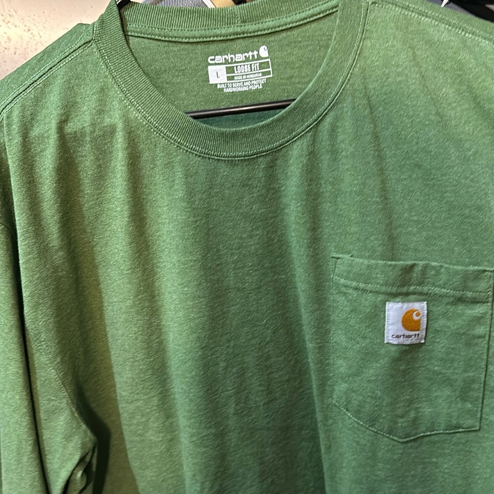 Green Heavy-Weight Carhartt Men’s L Long-Sleeve Tee